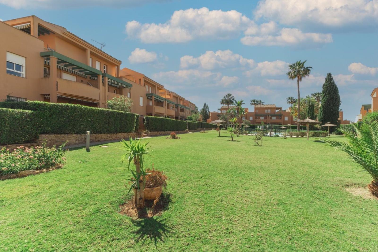 Ferienwohnung Urbanizacion Jardin Del Golf 1 Novo Sancti Petri Exterior foto